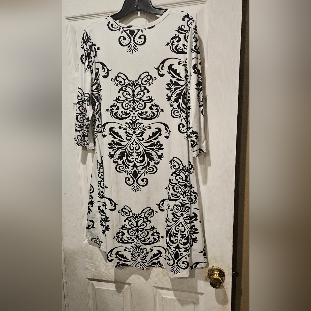 NAGGOO DRESS - Picture 2 of 2